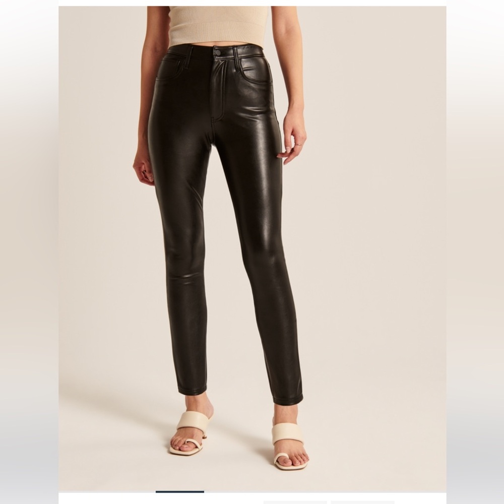 Abercrombie Vegan Leather Skinny Pant Size 10 SHORT